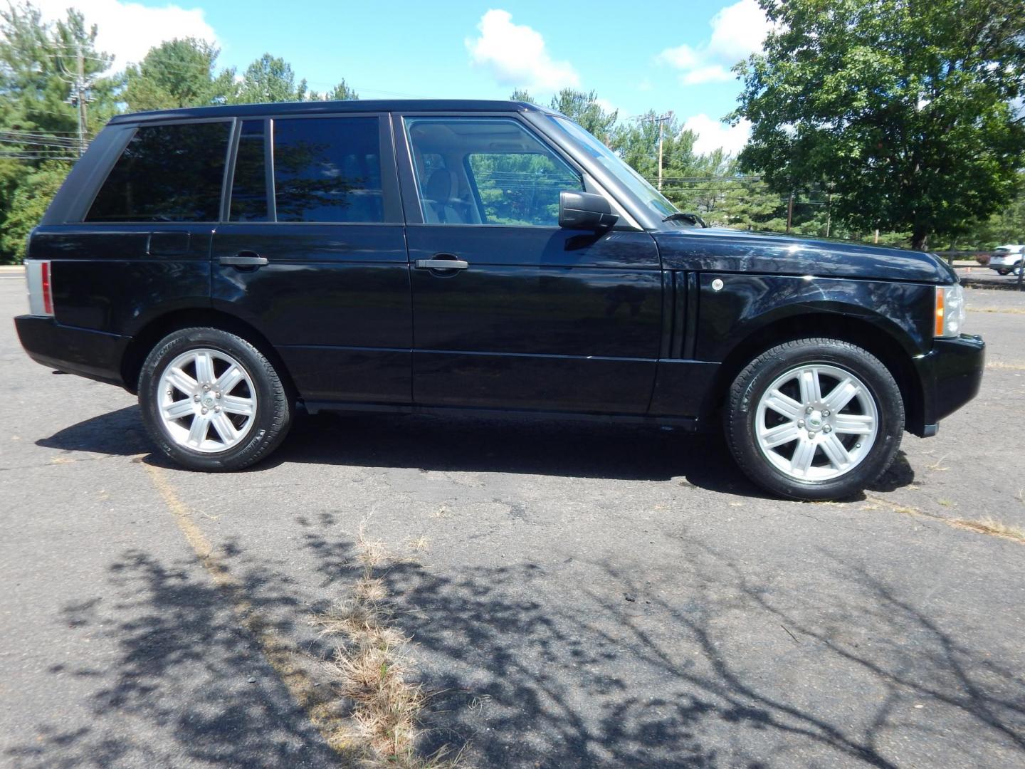 2008 Black /Tan Leather Land Rover Range Rover HSE (SALME15418A) with an V8, 4.4L engine, 5 Speed Automatic transmission, located at 6528 Lower York Road, New Hope, PA, 18938, (215) 862-9555, 40.358707, -74.977882 - Here is a very, very clean, properly serviced 4WD 2008 Range Rover HSE, 4.4 Liter V8 engine, auto trans, tilt wheel, wood trim, cruise control, dual heated power seats, factory Navigation, moonroof, power windows, locks and mirrors, keyless entry system, adjustable air suspension, heated steering wh - Photo#6