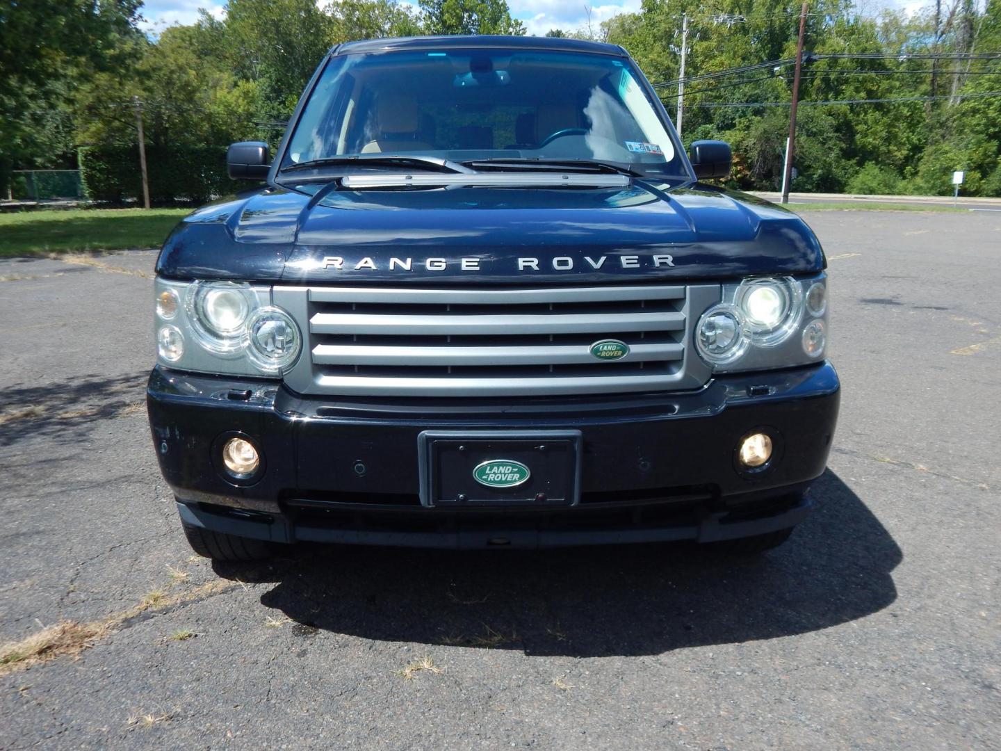 2008 Black /Tan Leather Land Rover Range Rover HSE (SALME15418A) with an V8, 4.4L engine, 5 Speed Automatic transmission, located at 6528 Lower York Road, New Hope, PA, 18938, (215) 862-9555, 40.358707, -74.977882 - Here is a very, very clean, properly serviced 4WD 2008 Range Rover HSE, 4.4 Liter V8 engine, auto trans, tilt wheel, wood trim, cruise control, dual heated power seats, factory Navigation, moonroof, power windows, locks and mirrors, keyless entry system, adjustable air suspension, heated steering wh - Photo#8