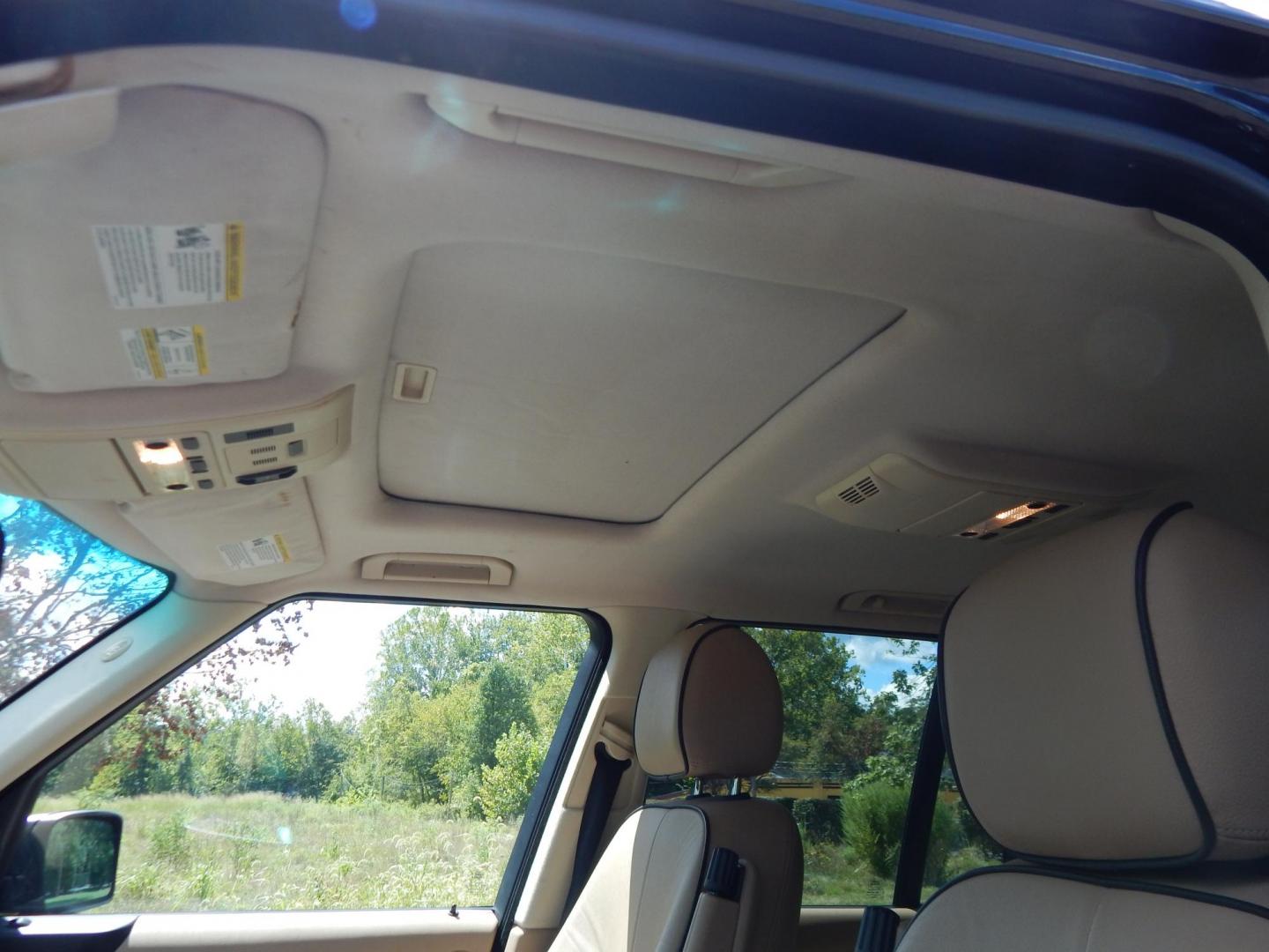 2008 Black /Tan Leather Land Rover Range Rover HSE (SALME15418A) with an V8, 4.4L engine, 5 Speed Automatic transmission, located at 6528 Lower York Road, New Hope, PA, 18938, (215) 862-9555, 40.358707, -74.977882 - Here is a very, very clean, properly serviced 4WD 2008 Range Rover HSE, 4.4 Liter V8 engine, auto trans, tilt wheel, wood trim, cruise control, dual heated power seats, factory Navigation, moonroof, power windows, locks and mirrors, keyless entry system, adjustable air suspension, heated steering wh - Photo#14