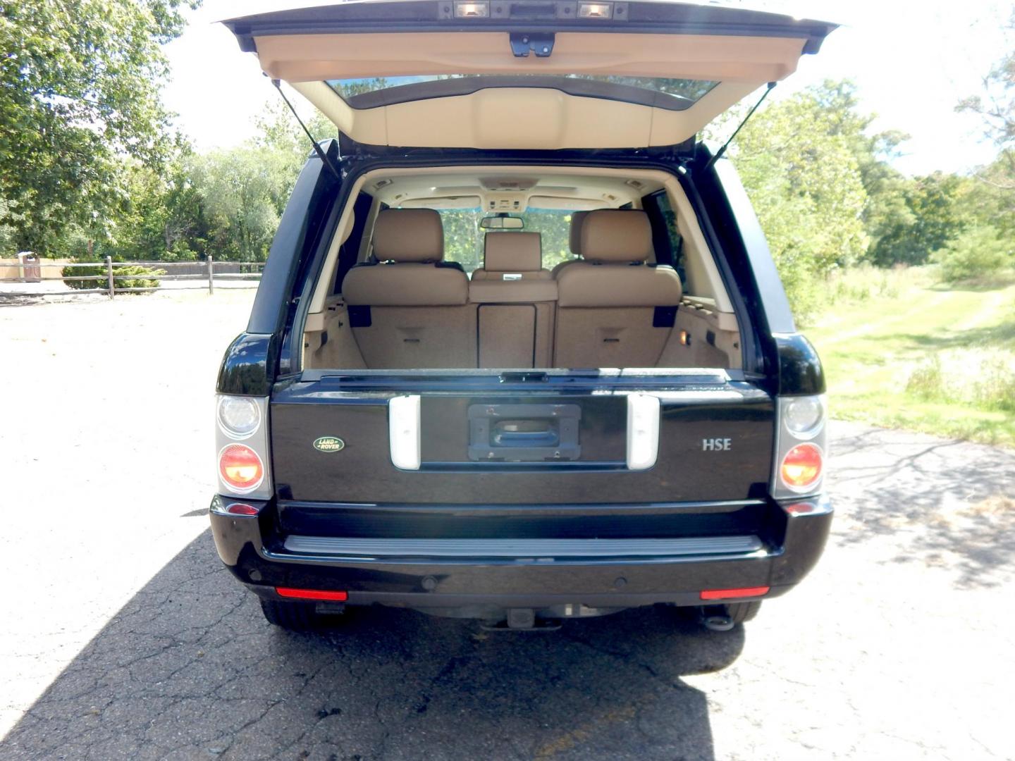 2008 Black /Tan Leather Land Rover Range Rover HSE (SALME15418A) with an V8, 4.4L engine, 5 Speed Automatic transmission, located at 6528 Lower York Road, New Hope, PA, 18938, (215) 862-9555, 40.358707, -74.977882 - Here is a very, very clean, properly serviced 4WD 2008 Range Rover HSE, 4.4 Liter V8 engine, auto trans, tilt wheel, wood trim, cruise control, dual heated power seats, factory Navigation, moonroof, power windows, locks and mirrors, keyless entry system, adjustable air suspension, heated steering wh - Photo#16