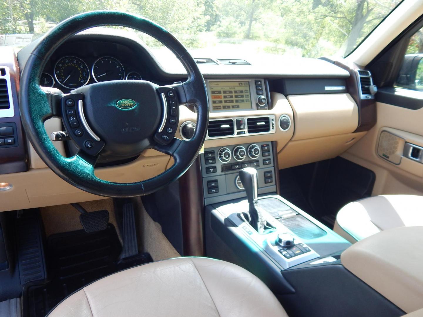 2008 Black /Tan Leather Land Rover Range Rover HSE (SALME15418A) with an V8, 4.4L engine, 5 Speed Automatic transmission, located at 6528 Lower York Road, New Hope, PA, 18938, (215) 862-9555, 40.358707, -74.977882 - Here is a very, very clean, properly serviced 4WD 2008 Range Rover HSE, 4.4 Liter V8 engine, auto trans, tilt wheel, wood trim, cruise control, dual heated power seats, factory Navigation, moonroof, power windows, locks and mirrors, keyless entry system, adjustable air suspension, heated steering wh - Photo#13