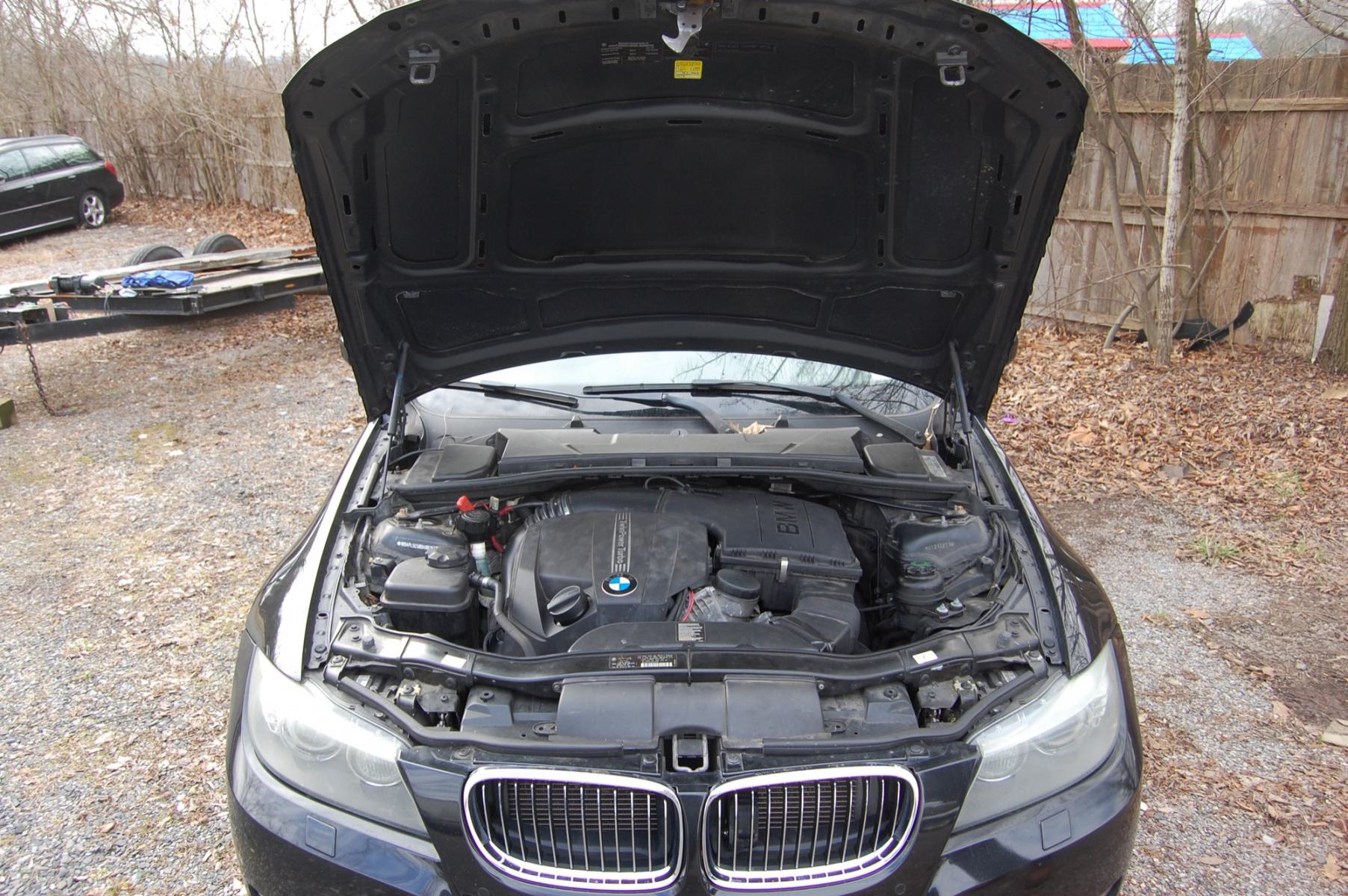 2011 Black /Black Leather BMW 3-Series 335i xDrive Sport (WBAPL5C58BA) with an 3.0L L6 DOHC 24V engine, 6-Speed Manual transmission, located at 6528 Lower York Road, New Hope, PA, 18938, (215) 862-9555, 40.358707, -74.977882 - Here is a really nice 2011 BMW 335i X-Drive Sport sedan with a 3.0L Twin Turbo engine, 6-Speed Manual transmission, and a black leather interior with wood trim. This 2011 BMW 335i X-Drive has keyless entry, push button start, power locks/windows/mirrors, power moon roof, dual climate control, power - Photo #23