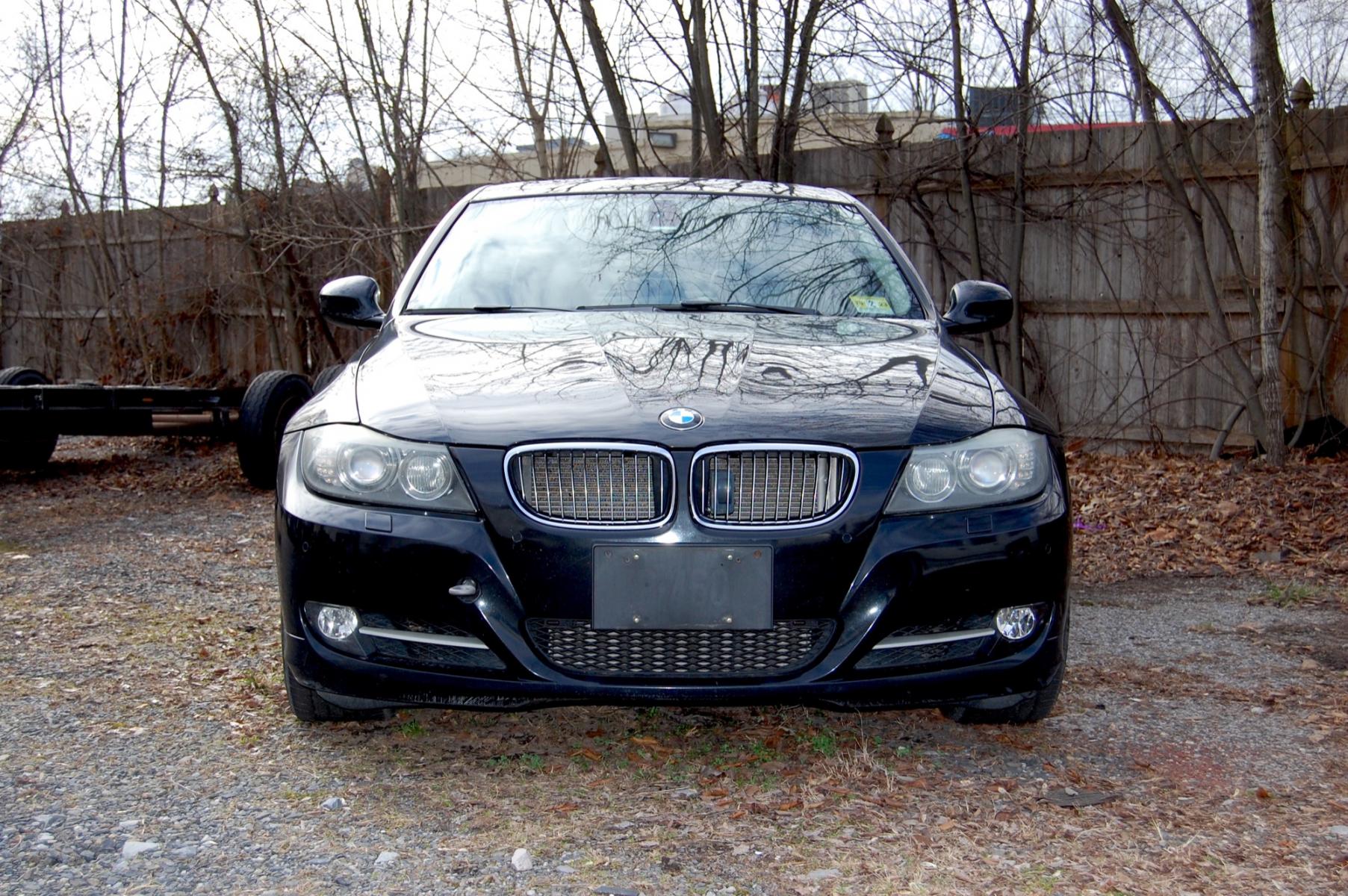 2011 Black /Black Leather BMW 3-Series 335i xDrive Sport (WBAPL5C58BA) with an 3.0L L6 DOHC 24V engine, 6-Speed Manual transmission, located at 6528 Lower York Road, New Hope, PA, 18938, (215) 862-9555, 40.358707, -74.977882 - Here is a really nice 2011 BMW 335i X-Drive Sport sedan with a 3.0L Twin Turbo engine, 6-Speed Manual transmission, and a black leather interior with wood trim. This 2011 BMW 335i X-Drive has keyless entry, push button start, power locks/windows/mirrors, power moon roof, dual climate control, power - Photo #2