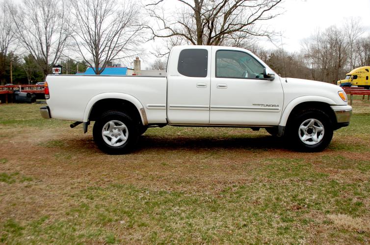 New Hope Auto Sales - 2001 Toyota Tundra Limited Access ...
