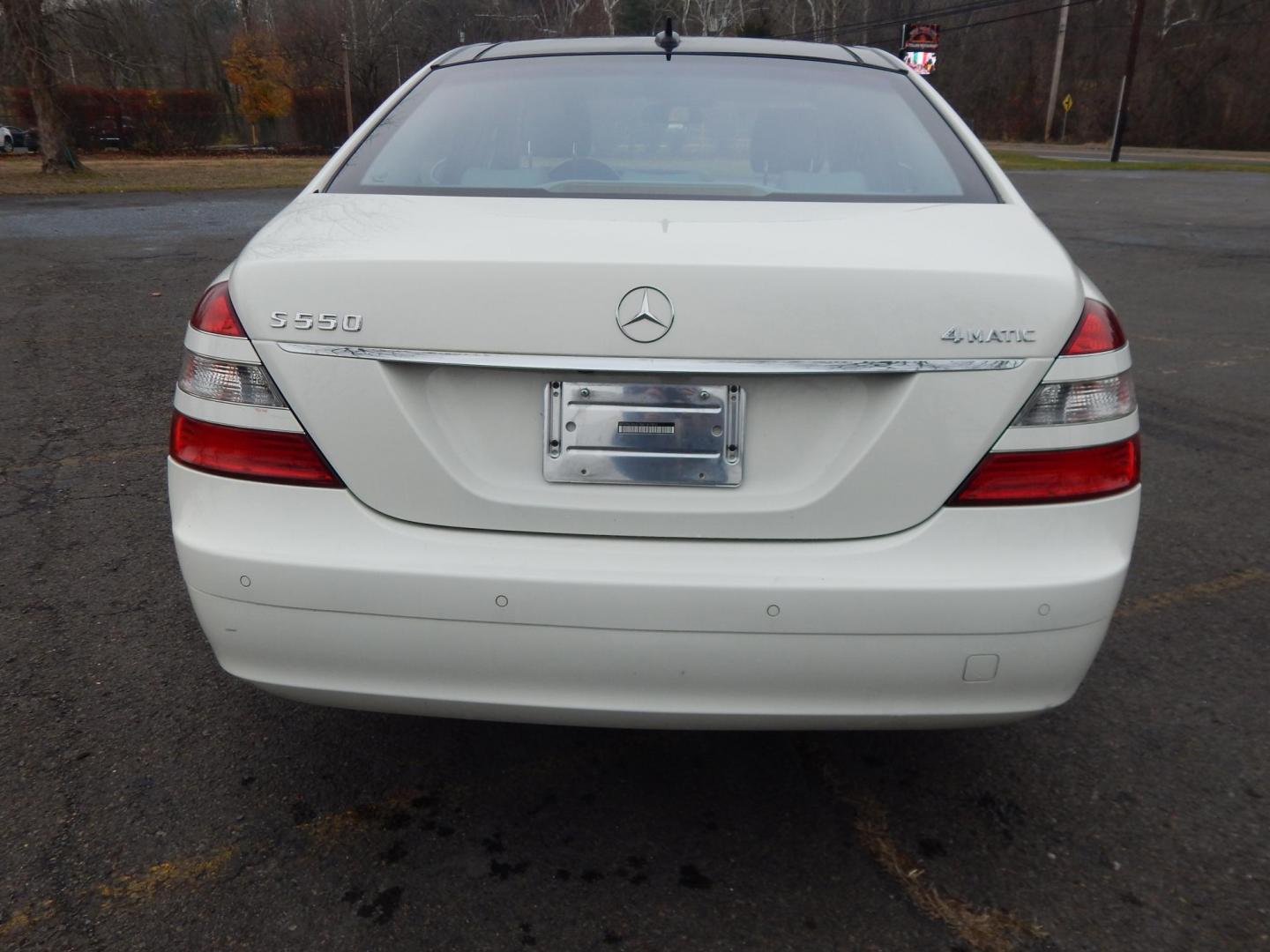 2008 White /Gray Leather Mercedes-Benz S-Class 4MATIC (WDDNG86X78A) with an 5.5L V8 DOHC 32V engine, 7-Speed Automatic Overdrive transmission, located at 6528 Lower York Road, New Hope, PA, 18938, (215) 862-9555, 40.358707, -74.977882 - Here for sale is a beautiful 2008 Mercedes-Benz S550 4MATIC. Under the hood is a powerful 5.5L V8 which puts power to the AWD system via a smooth shifting automatic transmission. Interior features include; Gray leather upholstery, tilt steering wheel, cruise control, power windows, power locks, po - Photo#7