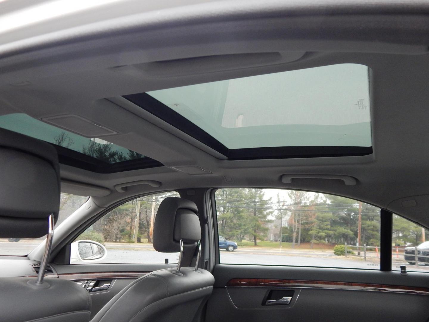 2008 White /Gray Leather Mercedes-Benz S-Class 4MATIC (WDDNG86X78A) with an 5.5L V8 DOHC 32V engine, 7-Speed Automatic Overdrive transmission, located at 6528 Lower York Road, New Hope, PA, 18938, (215) 862-9555, 40.358707, -74.977882 - Here for sale is a beautiful 2008 Mercedes-Benz S550 4MATIC. Under the hood is a powerful 5.5L V8 which puts power to the AWD system via a smooth shifting automatic transmission. Interior features include; Gray leather upholstery, tilt steering wheel, cruise control, power windows, power locks, po - Photo#12