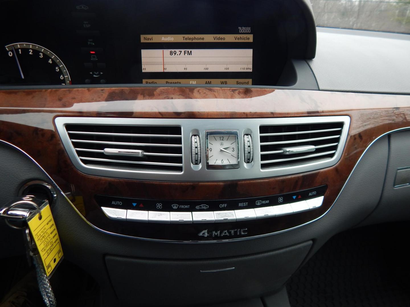 2008 White /Gray Leather Mercedes-Benz S-Class 4MATIC (WDDNG86X78A) with an 5.5L V8 DOHC 32V engine, 7-Speed Automatic Overdrive transmission, located at 6528 Lower York Road, New Hope, PA, 18938, (215) 862-9555, 40.358707, -74.977882 - Here for sale is a beautiful 2008 Mercedes-Benz S550 4MATIC. Under the hood is a powerful 5.5L V8 which puts power to the AWD system via a smooth shifting automatic transmission. Interior features include; Gray leather upholstery, tilt steering wheel, cruise control, power windows, power locks, po - Photo#22