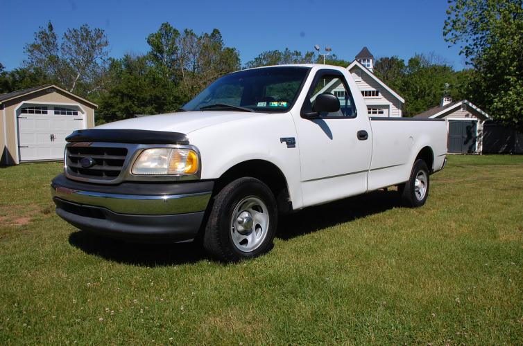 New Hope Auto Sales New Hope Auto Sales 2000 Ford F150 WS Reg