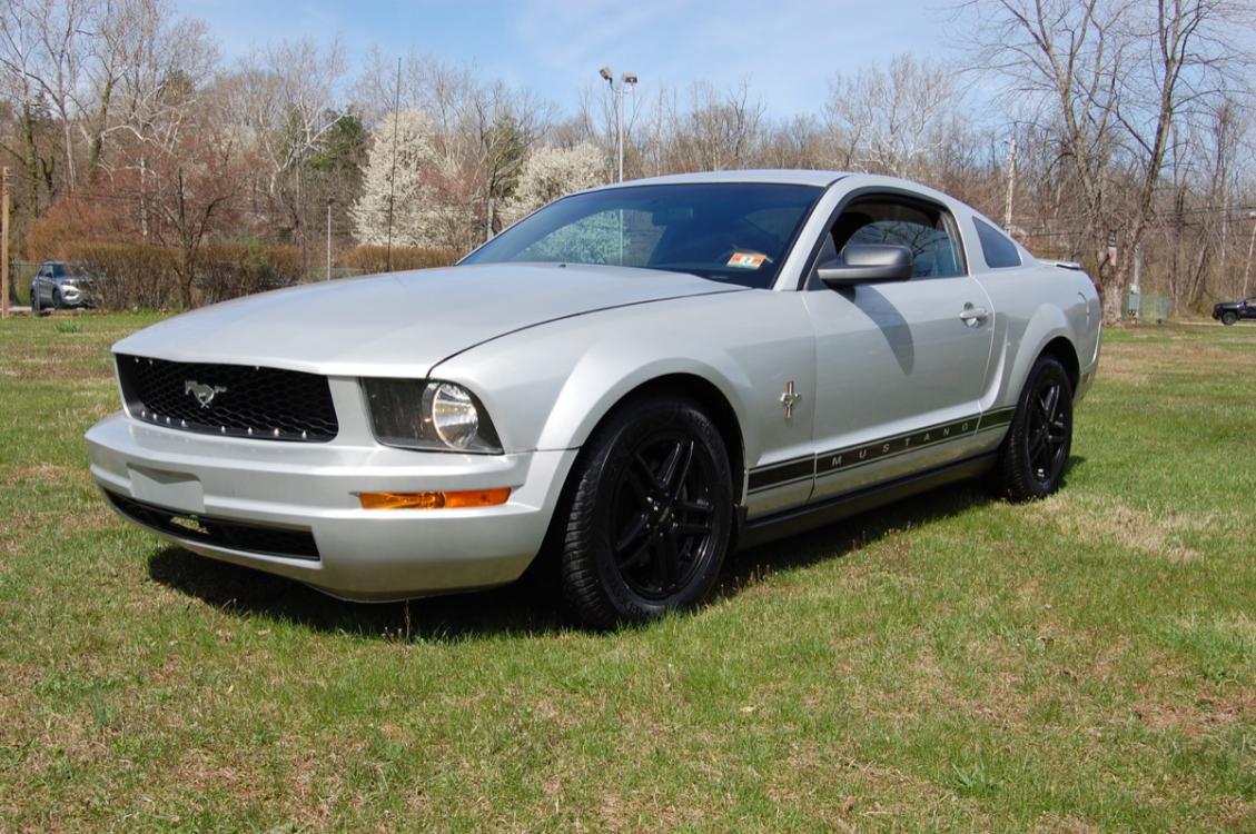 2007 Silver /Black Cloth Ford Mustang V6 Coupe (1ZVFT80N475) with an 4.0L V6 SOHC 12V engine, 5 speed manual transmission, located at 6528 Lower York Road, New Hope, PA, 18938, (215) 862-9555, 40.358707, -74.977882 - Photo #0