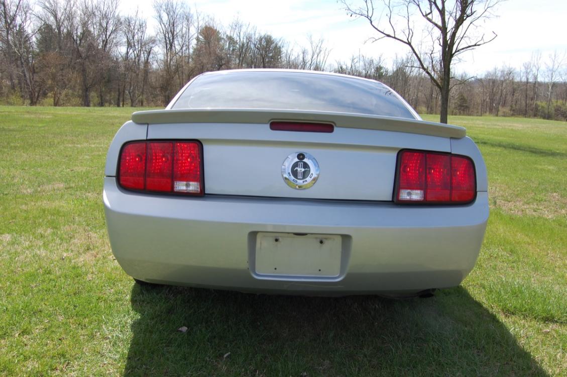2007 Silver /Black Cloth Ford Mustang V6 Coupe (1ZVFT80N475) with an 4.0L V6 SOHC 12V engine, 5 speed manual transmission, located at 6528 Lower York Road, New Hope, PA, 18938, (215) 862-9555, 40.358707, -74.977882 - Photo #7