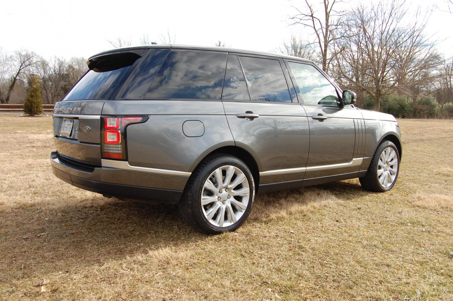 2016 Gray /Black Leather Land Rover Range Rover Supercharged (SALGS2EF6GA) with an 5.0L V8 DOHC 32V SUPERCHARGED engine, 8A transmission, located at 6528 Lower York Road, New Hope, PA, 18938, (215) 862-9555, 40.358707, -74.977882 - Photo #3
