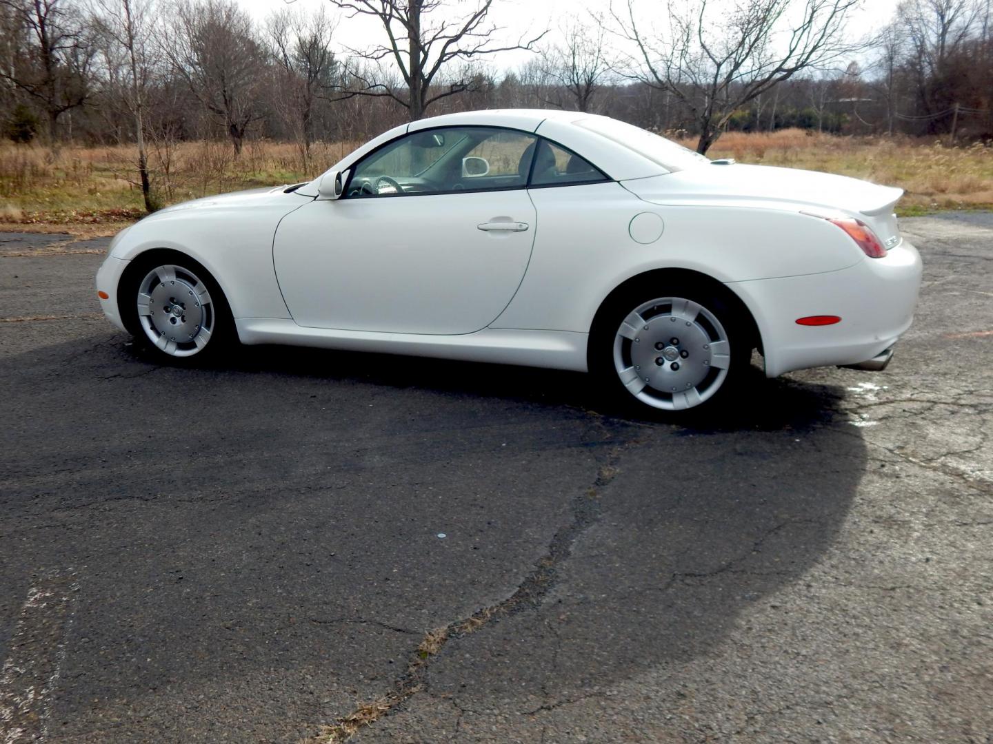 2005 Pearl White /Black leather Lexus SC 430 Convertible (JTHFN48Y650) with an 4.3L V8 DOHC 32V engine, 5-Speed Automatic Overdrive transmission, located at 6528 Lower York Road, New Hope, PA, 18938, (215) 862-9555, 40.358707, -74.977882 - Here for sale is a 2005 Lexus SC430 Convertible. Under the hood is strong running 4.3 liter V8 which puts power to the rear wheels via a smooth shifting automatic transmission. Features include; Black leather upholstery, wood trim, keyless entry, one master key, cruise control, tilt wheel, air co - Photo#7