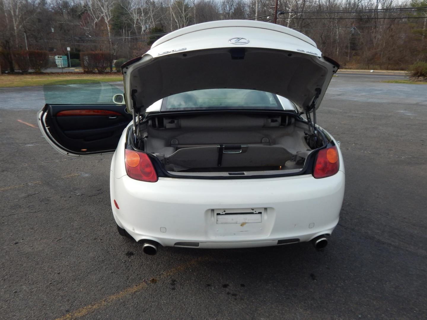 2005 Pearl White /Black leather Lexus SC 430 Convertible (JTHFN48Y650) with an 4.3L V8 DOHC 32V engine, 5-Speed Automatic Overdrive transmission, located at 6528 Lower York Road, New Hope, PA, 18938, (215) 862-9555, 40.358707, -74.977882 - Here for sale is a 2005 Lexus SC430 Convertible. Under the hood is strong running 4.3 liter V8 which puts power to the rear wheels via a smooth shifting automatic transmission. Features include; Black leather upholstery, wood trim, keyless entry, one master key, cruise control, tilt wheel, air co - Photo#14