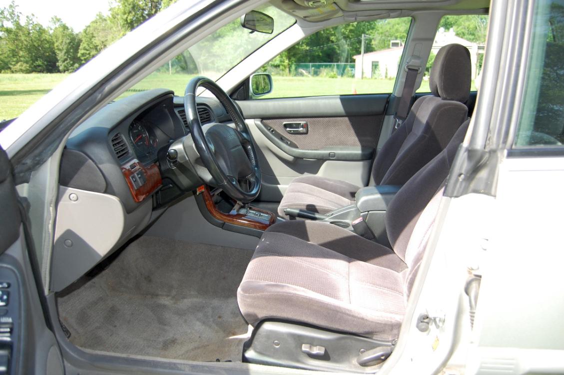 2004 Silver /Grey Cloth Subaru Legacy L (4S3BE625447) with an 2.5L H4 SOHC 16V engine, 4-Speed Automatic Overdrive transmission, located at 6528 Lower York Road, New Hope, PA, 18938, (215) 862-9555, 40.358707, -74.977882 - Photo #9