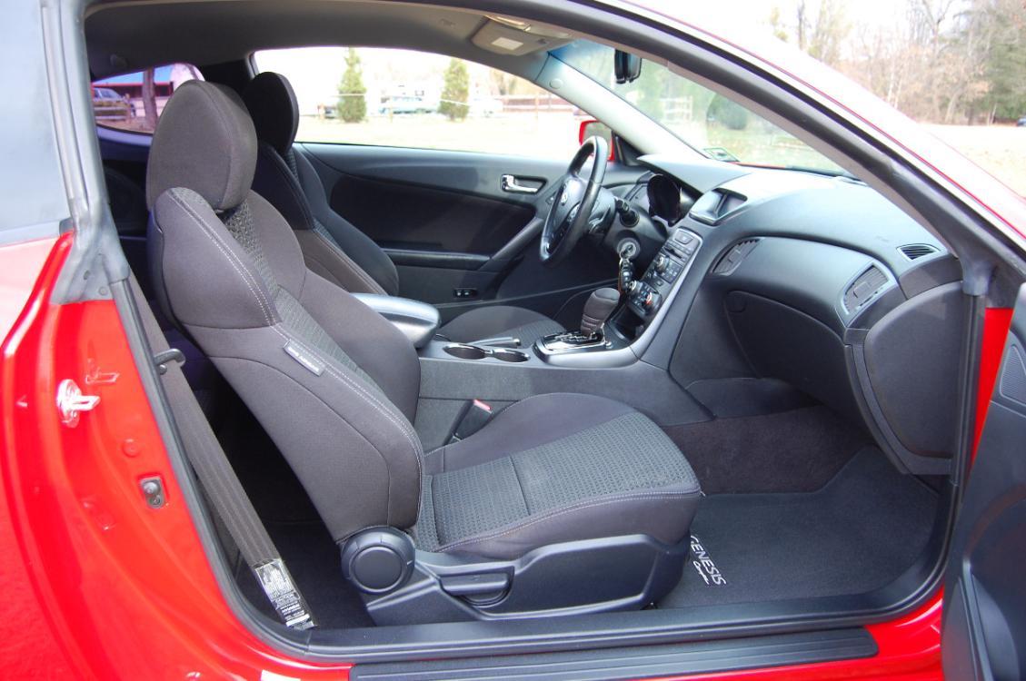 2011 Red /Black cloth Hyundai Genesis Coupe 2.0 Auto (KMHHT6KD5BU) with an 2.0L L4 DOHC 16V TURBO engine, 5-Speed Automatic transmission, located at 6528 Lower York Road, New Hope, PA, 18938, (215) 862-9555, 40.358707, -74.977882 - Photo #10