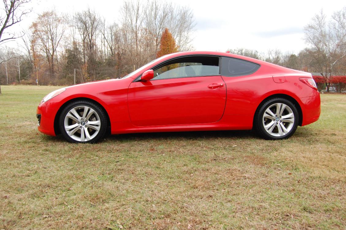 2011 Red /Black cloth Hyundai Genesis Coupe 2.0 Auto (KMHHT6KD5BU) with an 2.0L L4 DOHC 16V TURBO engine, 5-Speed Automatic transmission, located at 6528 Lower York Road, New Hope, PA, 18938, (215) 862-9555, 40.358707, -74.977882 - Photo #1