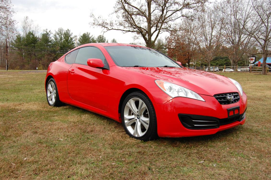 2011 Red /Black cloth Hyundai Genesis Coupe 2.0 Auto (KMHHT6KD5BU) with an 2.0L L4 DOHC 16V TURBO engine, 5-Speed Automatic transmission, located at 6528 Lower York Road, New Hope, PA, 18938, (215) 862-9555, 40.358707, -74.977882 - Photo #3