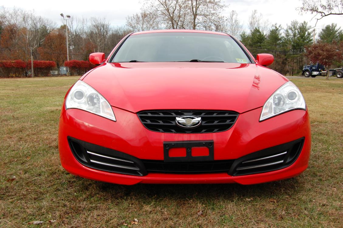 2011 Red /Black cloth Hyundai Genesis Coupe 2.0 Auto (KMHHT6KD5BU) with an 2.0L L4 DOHC 16V TURBO engine, 5-Speed Automatic transmission, located at 6528 Lower York Road, New Hope, PA, 18938, (215) 862-9555, 40.358707, -74.977882 - Photo #6