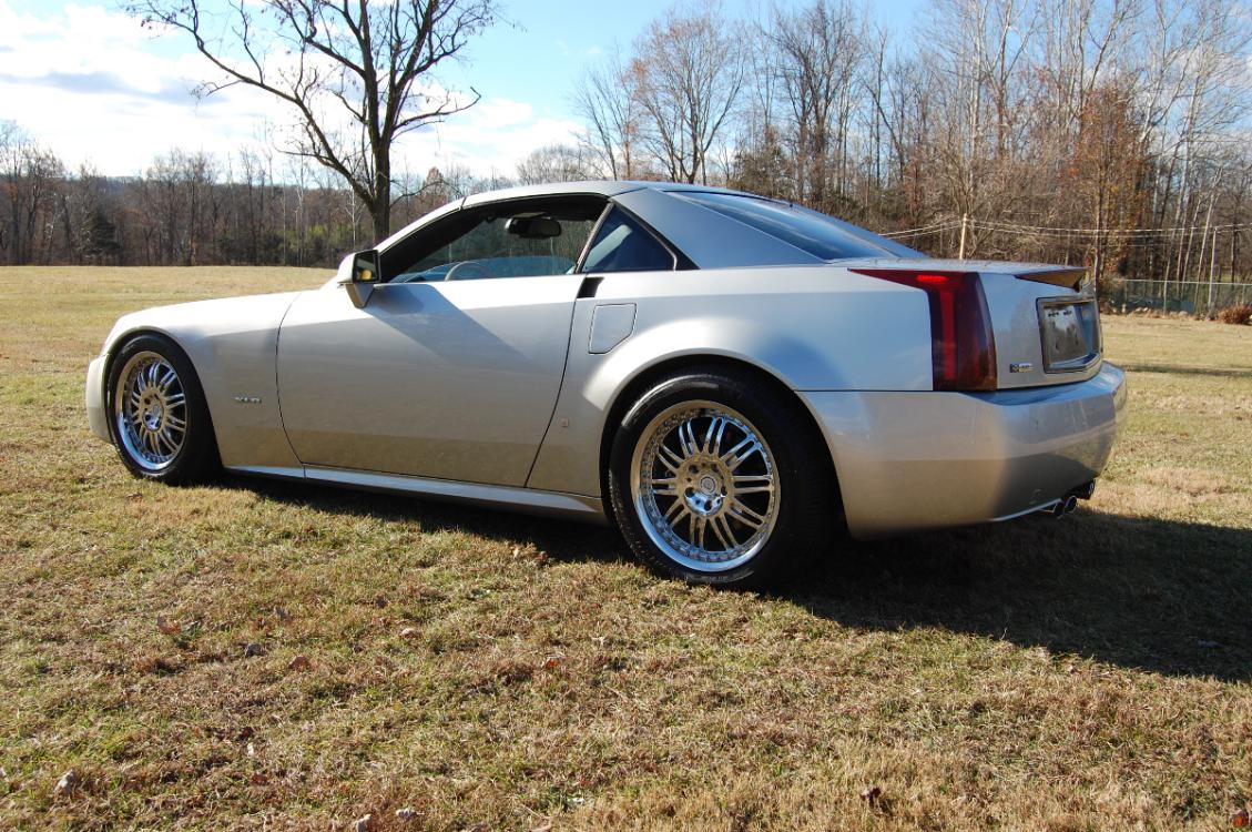 2006 /Beige Leather Cadillac XLR Convertible (1G6YV36A065) with an 4.6L V8 DOHC 24V engine, 5-Speed Automatic Overdrive transmission, located at 6528 Lower York Road, New Hope, PA, 18938, (215) 862-9555, 40.358707, -74.977882 - Photo #1
