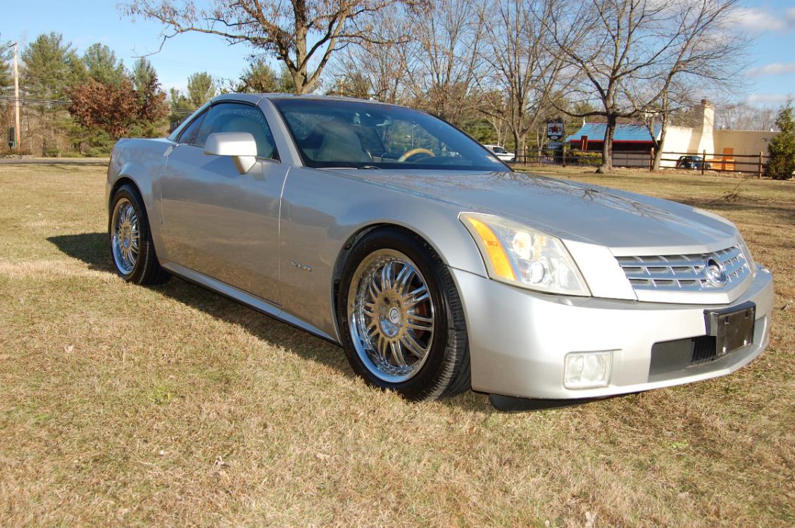 2006 Silver /Beige Leather Cadillac XLR Convertible (1G6YV36A065) with an 4.6L V8 DOHC 24V engine, 5-Speed Automatic Overdrive transmission, located at 6528 Lower York Road, New Hope, PA, 18938, (215) 862-9555, 40.358707, -74.977882 - Photo #3