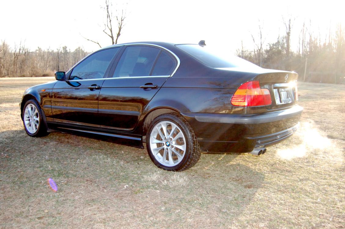 2004 Black /Black BMW 3-Series 330xi Sport (WBAEW53444P) with an 3.0L L6 DOHC 24V engine, 6-Speed Manual transmission, located at 6528 Lower York Road, New Hope, PA, 18938, (215) 862-9555, 40.358707, -74.977882 - Photo #2