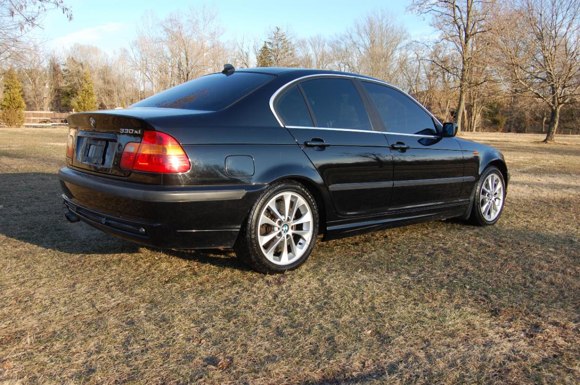 2004 Black /Black BMW 3-Series 330xi Sport (WBAEW53444P) with an 3.0L L6 DOHC 24V engine, 6-Speed Manual transmission, located at 6528 Lower York Road, New Hope, PA, 18938, (215) 862-9555, 40.358707, -74.977882 - Photo #5