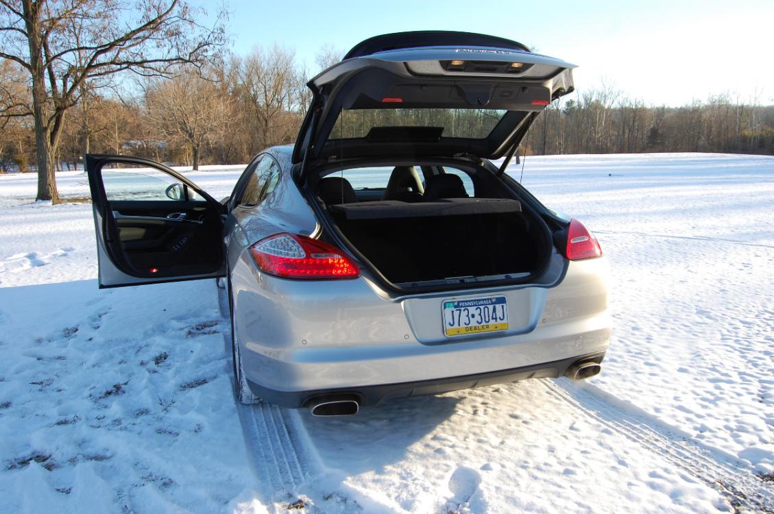 2011 Silver /Black leather Porsche Panamera 4 4 (WP0AA2A72BL) with an 3.6 liter V6 engine, Automatic transmission, located at 6528 Lower York Road, New Hope, PA, 18938, (215) 862-9555, 40.358707, -74.977882 - Photo #10