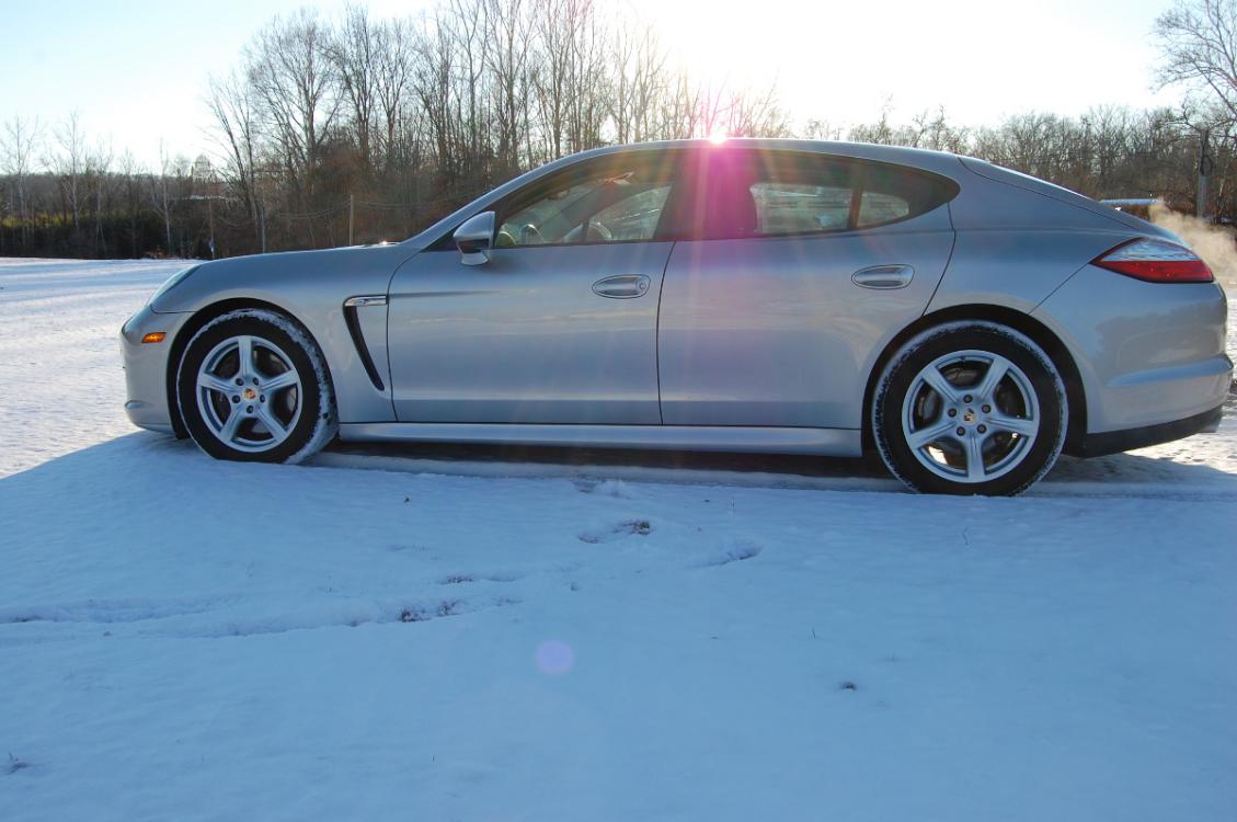2011 Silver /Black leather Porsche Panamera 4 4 (WP0AA2A72BL) with an 3.6 liter V6 engine, Automatic transmission, located at 6528 Lower York Road, New Hope, PA, 18938, (215) 862-9555, 40.358707, -74.977882 - Photo #2