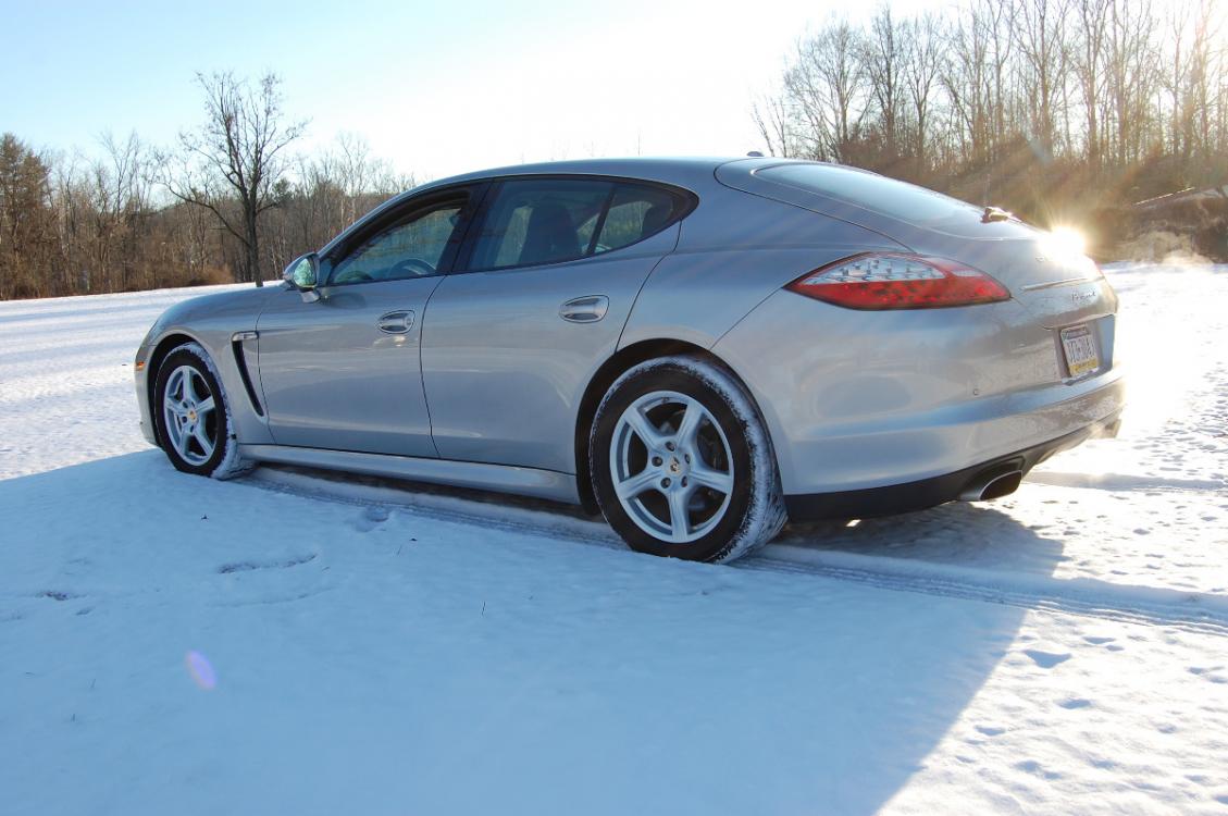 2011 Silver /Black leather Porsche Panamera 4 4 (WP0AA2A72BL) with an 3.6 liter V6 engine, Automatic transmission, located at 6528 Lower York Road, New Hope, PA, 18938, (215) 862-9555, 40.358707, -74.977882 - Photo #8