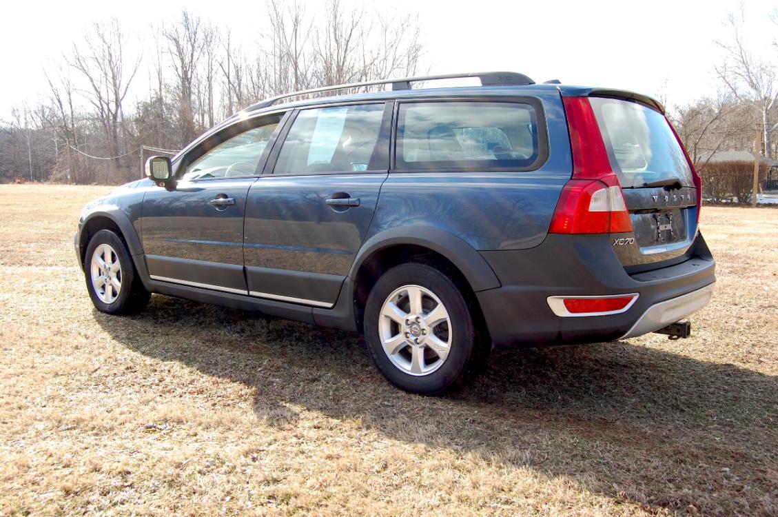 2008 Blue /Beige Leather Volvo XC70 Cross Country (YV4BZ982X81) with an 3.2 Liter 6 cyl engine, 5-Speed Automatic transmission, located at 6528 Lower York Road, New Hope, PA, 18938, (215) 862-9555, 40.358707, -74.977882 - Photo #1