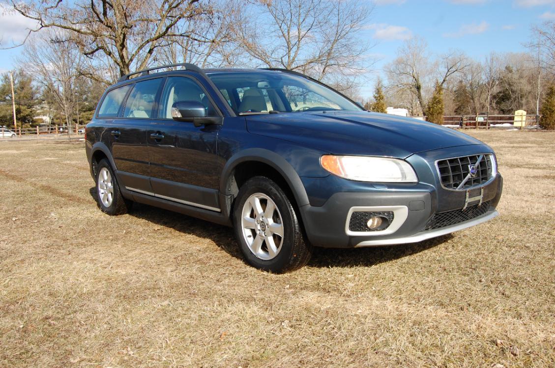 2008 Blue /Beige Leather Volvo XC70 Cross Country (YV4BZ982X81) with an 3.2 Liter 6 cyl engine, 5-Speed Automatic transmission, located at 6528 Lower York Road, New Hope, PA, 18938, (215) 862-9555, 40.358707, -74.977882 - Photo #2