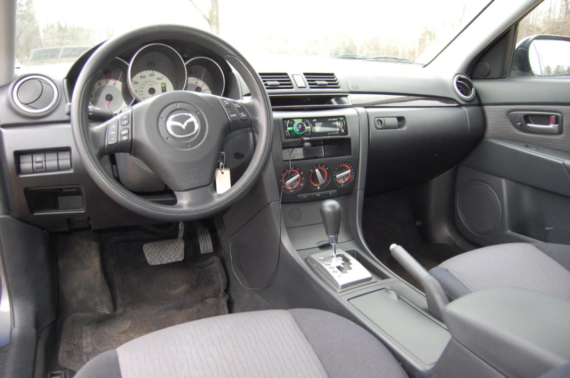 2007 Gray /Black/Gray cloth Mazda MAZDA3 i Sport 4-Door (JM1BK32F371) with an 2.0L L4 DOHC 16V engine, Automatic transmission, located at 6528 Lower York Road, New Hope, PA, 18938, (215) 862-9555, 40.358707, -74.977882 - Photo #10