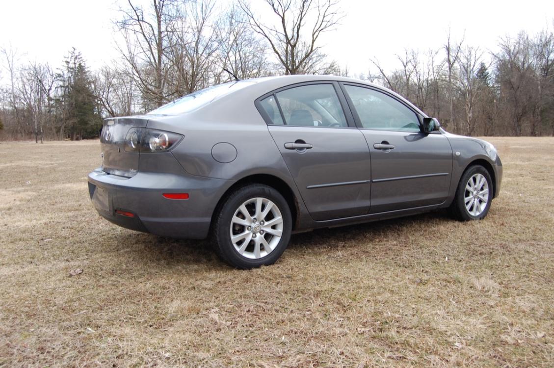 2007 Gray /Black/Gray cloth Mazda MAZDA3 i Sport 4-Door (JM1BK32F371) with an 2.0L L4 DOHC 16V engine, Automatic transmission, located at 6528 Lower York Road, New Hope, PA, 18938, (215) 862-9555, 40.358707, -74.977882 - Photo #5