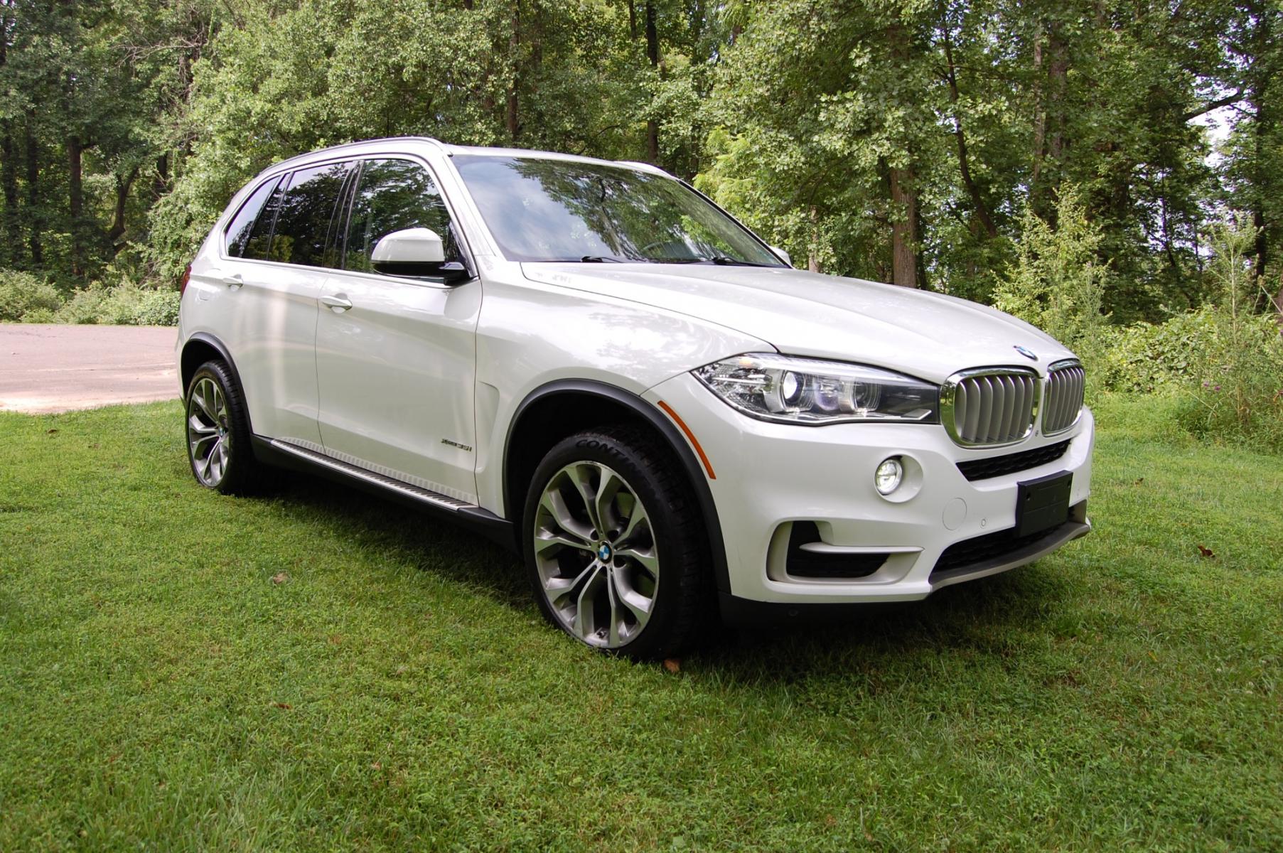 2015 White /Biege Leather BMW X5 XLINE (5UXKR0C5XF0) with an 3.0L L6 DOHC 24V engine, 8-Speed Automatic transmission, located at 6528 Lower York Road, New Hope, PA, 18938, (215) 862-9555, 40.358707, -74.977882 - Here for sale is a very nice 2015 BMW X5 35i XLINE. Under the hood is a strong running 3.0 liter twin turbocharged 6 cylinder which puts power to the AWD system via a smooth shifting automatic transmission. Features include; Beige leather, wood trim, keyless entry system, one master key, one extra - Photo #3