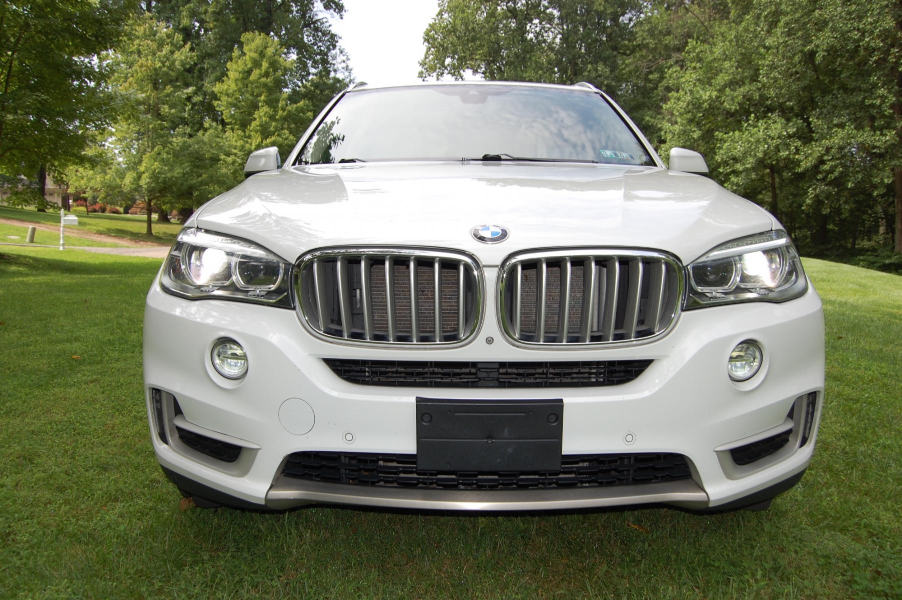 2015 White /Biege Leather BMW X5 XLINE (5UXKR0C5XF0) with an 3.0L L6 DOHC 24V engine, 8-Speed Automatic transmission, located at 6528 Lower York Road, New Hope, PA, 18938, (215) 862-9555, 40.358707, -74.977882 - Here for sale is a very nice 2015 BMW X5 35i XLINE. Under the hood is a strong running 3.0 liter twin turbocharged 6 cylinder which puts power to the AWD system via a smooth shifting automatic transmission. Features include; Beige leather, wood trim, keyless entry system, one master key, one extra - Photo #6