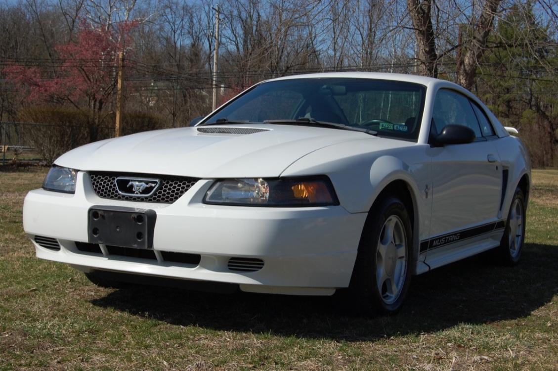 2002 White /Gray cloth Ford Mustang Deluxe Coupe (1FAFP40432F) with an 3.8L V6 OHV 12V engine, located at 6528 Lower York Road, New Hope, PA, 18938, (215) 862-9555, 40.358707, -74.977882 - Photo #0