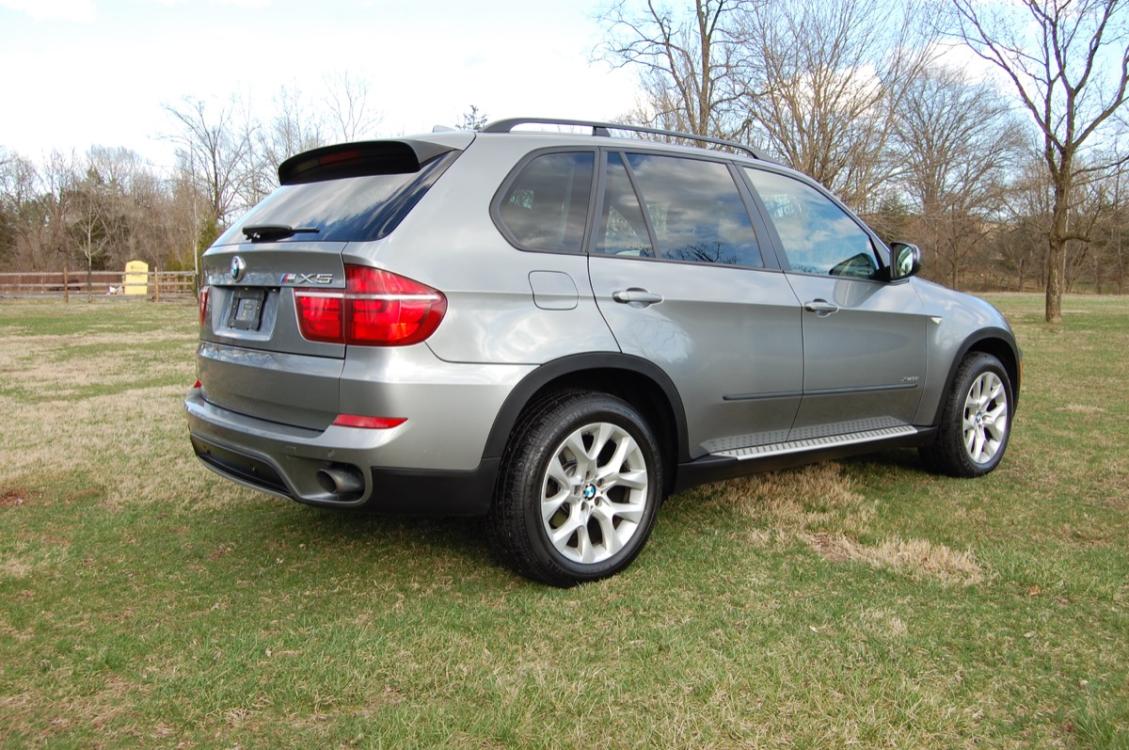 2012 Gray /Black leather BMW X5 xDrive35i ( 5UXZV4C5XC) with an 3.0L L6 DOHC 24V engine, 6-Speed Automatic transmission, located at 6528 Lower York Road, New Hope, PA, 18938, (215) 862-9555, 40.358707, -74.977882 - Photo #3