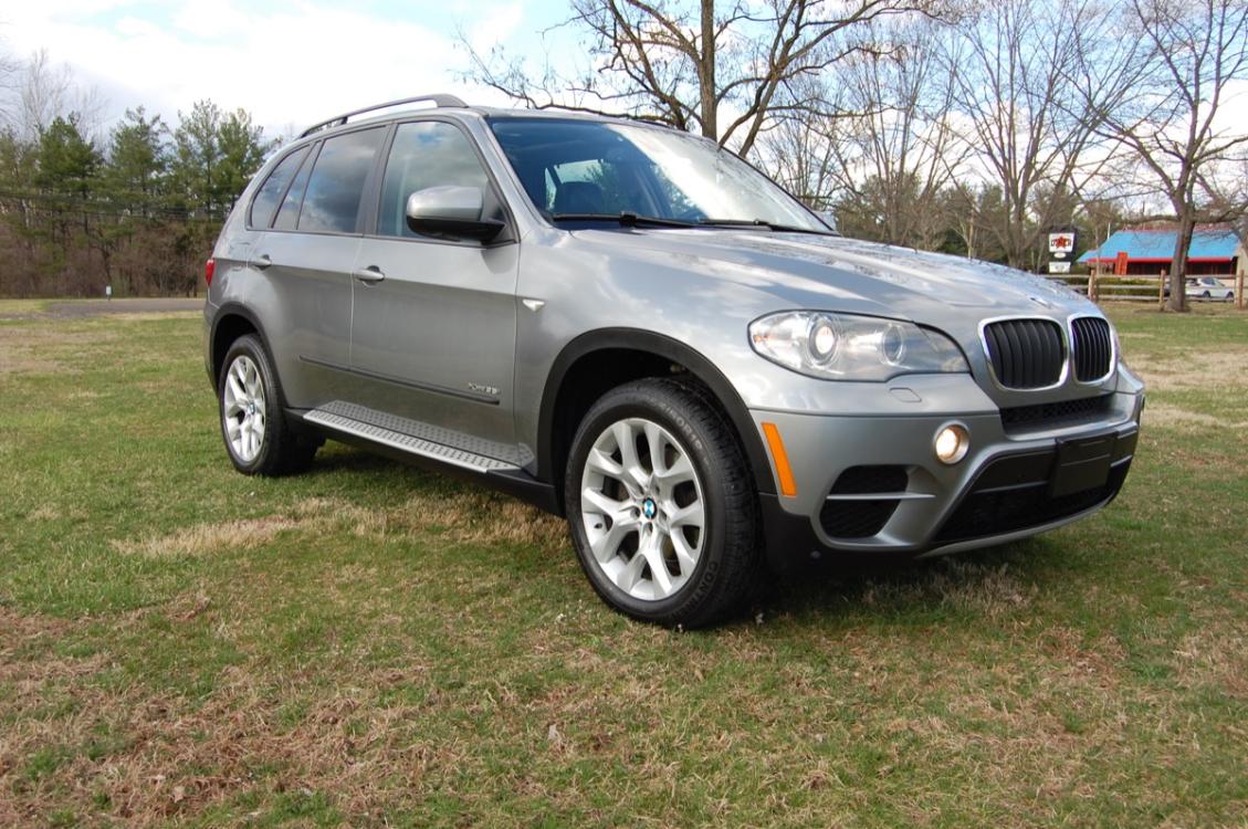 2012 Gray /Black leather BMW X5 xDrive35i ( 5UXZV4C5XC) with an 3.0L L6 DOHC 24V engine, 6-Speed Automatic transmission, located at 6528 Lower York Road, New Hope, PA, 18938, (215) 862-9555, 40.358707, -74.977882 - Photo #5