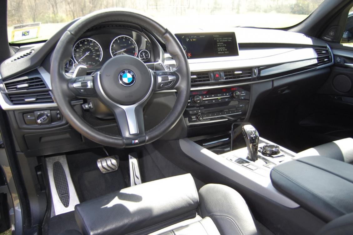 2015 Gray /Black Leather BMW X5 xDrive35i (5UXKR0C52F0) with an 3.0L L6 DOHC 24V engine, 8-Speed Automatic transmission, located at 6528 Lower York Road, New Hope, PA, 18938, (215) 862-9555, 40.358707, -74.977882 - Photo #12