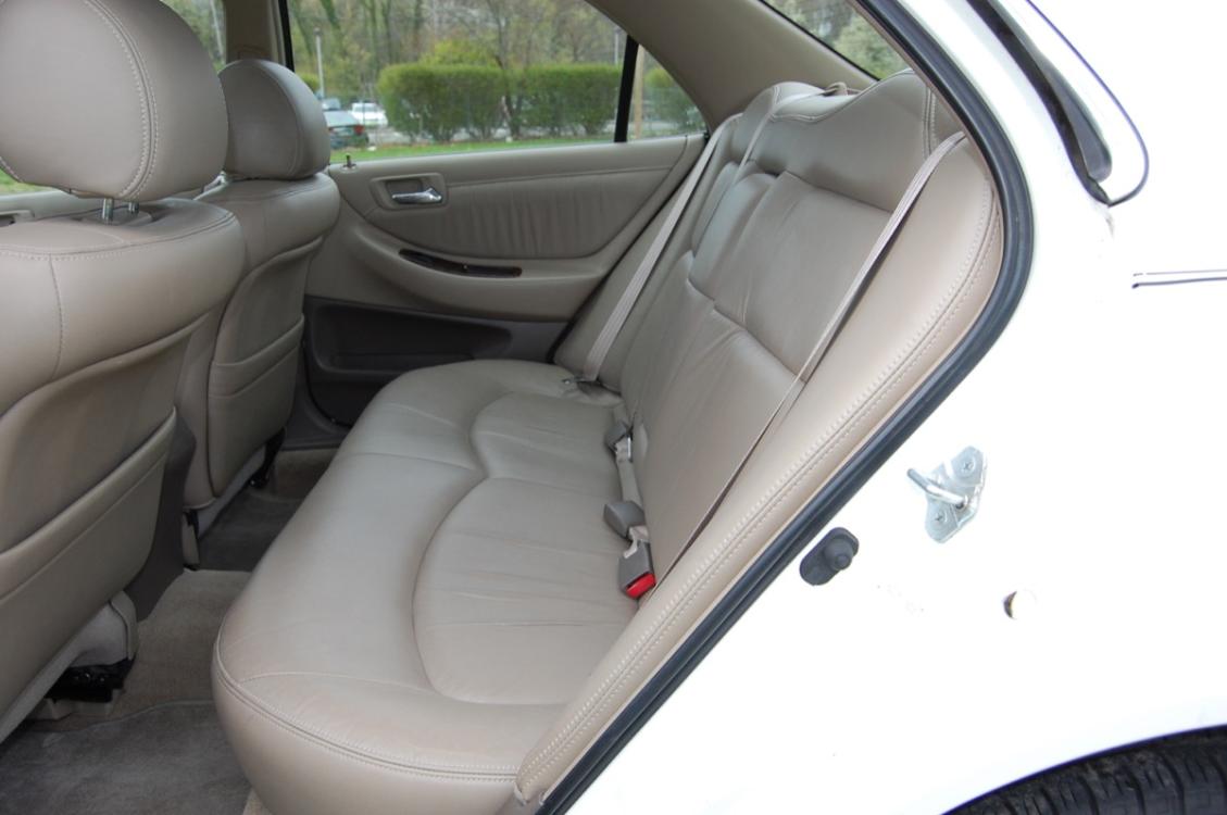 2000 White /Tan Honda Accord EX V6 sedan (1HGCG1654YA) with an 3.0L V6 SOHC 24V engine, 4-Speed Automatic Overdrive transmission, located at 6528 Lower York Road, New Hope, PA, 18938, (215) 862-9555, 40.358707, -74.977882 - FWD 3.0 V6 Automatic Transmission, Tan Leather Interior, Keyless Entry 2 Master Keys, 2 Remotes, Cruise/Tilt/AC, AM/FM/CD, Power Windows, Power Locks, Power Mirrors, Driver/Passenger Airbags, Moonroof, 15