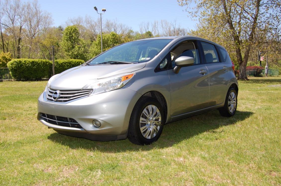2015 Gray /Black cloth Nissan Versa Note SV (3N1CE2CP7FL) with an 1.6L L4 DOHC 16V engine, Automatic transmission, located at 6528 Lower York Road, New Hope, PA, 18938, (215) 862-9555, 40.358707, -74.977882 - Photo #0