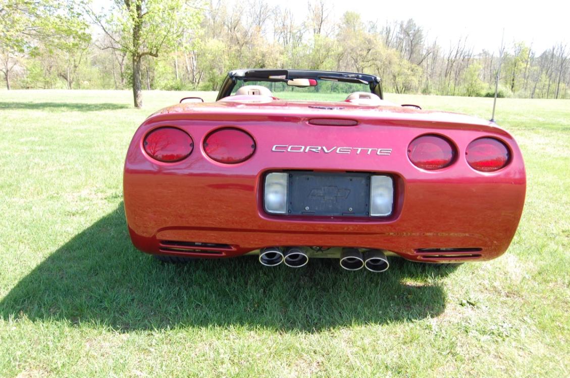 2002 Burgundy /Tan Leather Chevrolet Corvette Convertible (1G1YY32G725) with an 5.7L V8 OHV 16V engine, Automatic transmission, located at 6528 Lower York Road, New Hope, PA, 18938, (215) 862-9555, 40.358707, -74.977882 - Photo #10