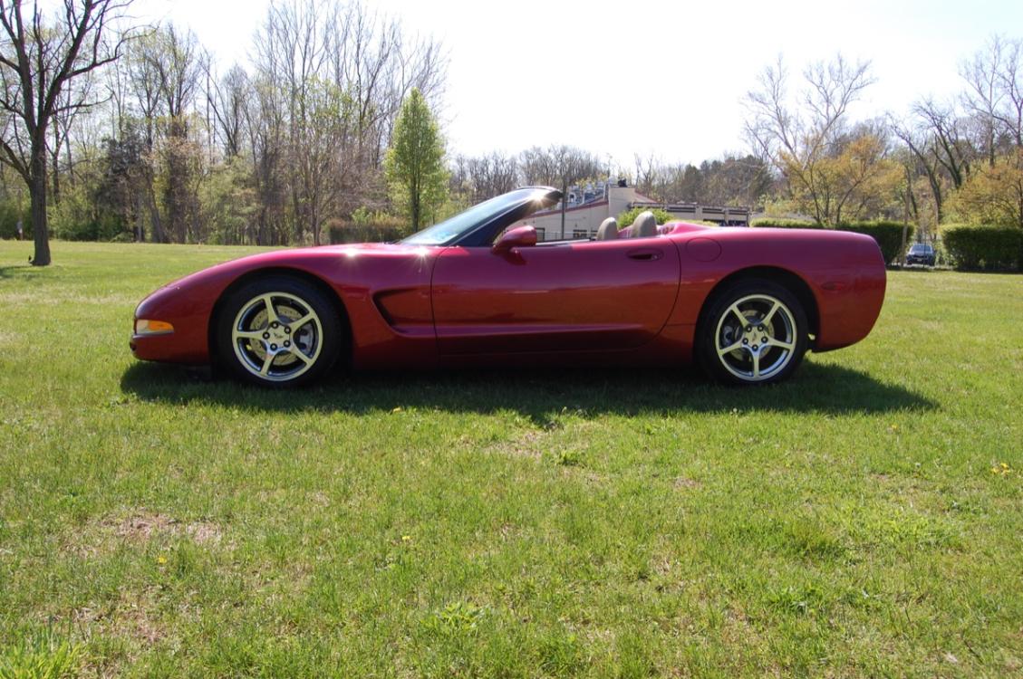 2002 Burgundy /Tan Leather Chevrolet Corvette Convertible (1G1YY32G725) with an 5.7L V8 OHV 16V engine, Automatic transmission, located at 6528 Lower York Road, New Hope, PA, 18938, (215) 862-9555, 40.358707, -74.977882 - Photo #1