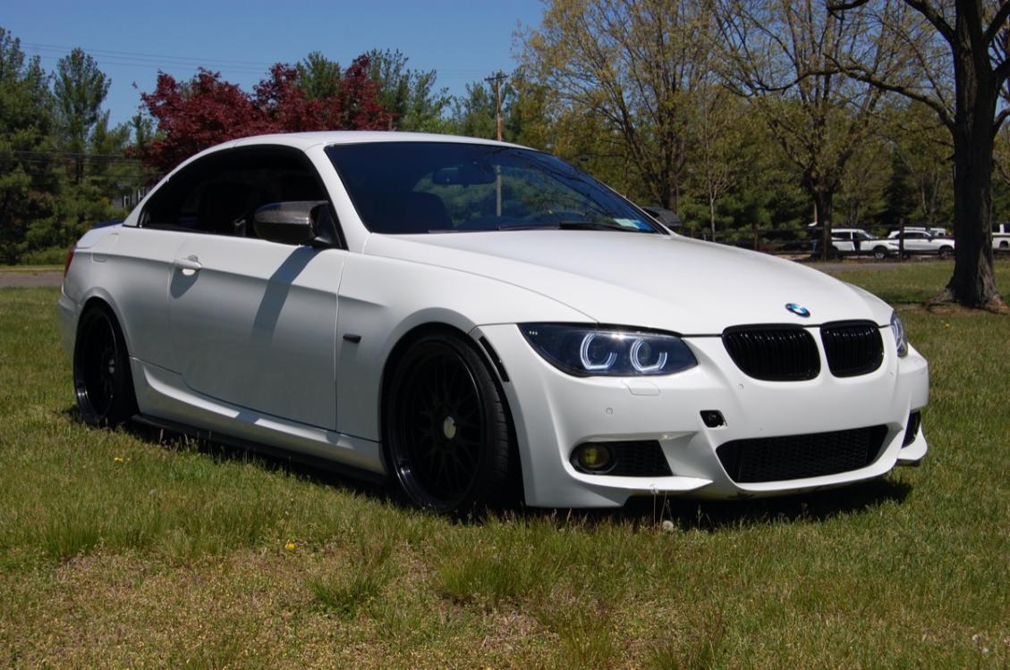 2011 White /Red Leather BMW 335is 335is M Performance package (WBADX1C52BE) with an 3.0L L6 DOHC 24V engine, 6 Speed manual transmission, located at 6528 Lower York Road, New Hope, PA, 18938, (215) 862-9555, 40.358707, -74.977882 - Photo #13