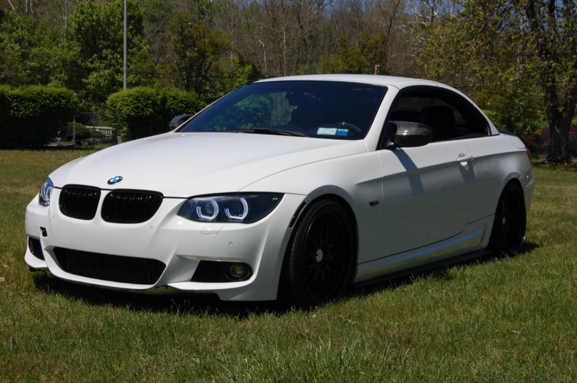 2011 White /Red Leather BMW 335is 335is M Performance package (WBADX1C52BE) with an 3.0L L6 DOHC 24V engine, 6 Speed manual transmission, located at 6528 Lower York Road, New Hope, PA, 18938, (215) 862-9555, 40.358707, -74.977882 - Photo #1