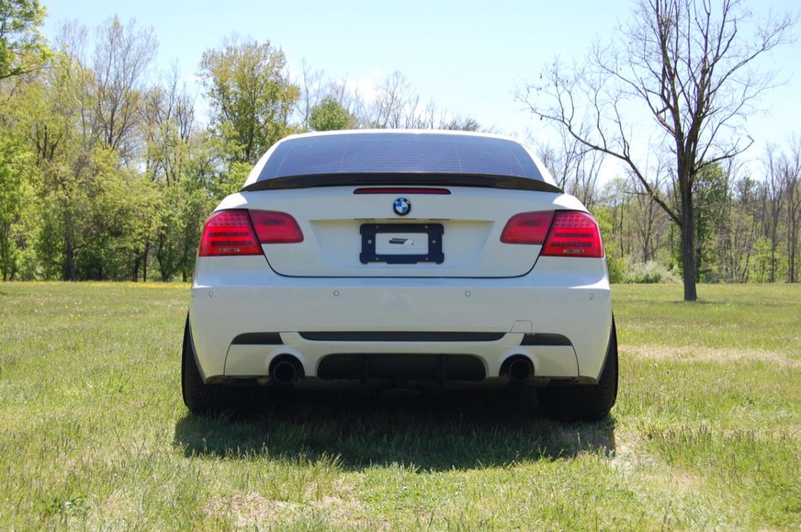 2011 White /Red Leather BMW 335is 335is M Performance package (WBADX1C52BE) with an 3.0L L6 DOHC 24V engine, 6 Speed manual transmission, located at 6528 Lower York Road, New Hope, PA, 18938, (215) 862-9555, 40.358707, -74.977882 - Photo #7
