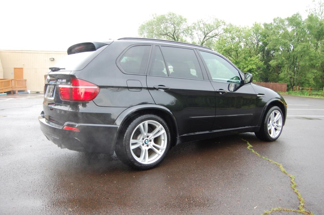2012 Black /Black Leather BMW X5 M (5YMGY0C58CL) with an 4.4L V8 Twin Turbo engine, 6-Speed Automatic transmission, located at 6528 Lower York Road, New Hope, PA, 18938, (215) 862-9555, 40.358707, -74.977882 - Here for sale is a very cool 2012 BMW X5M. Under the hood is a strong running 4.4 liter twin turbo V8 producing 555 HP and puts that power to the intelligent AWD system via a smooth shifting automatic transmission with paddle shifters. Features include; Black leather upholstery, keyless entry syst - Photo #4