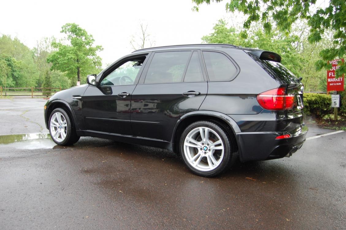2012 Black /Black Leather BMW X5 M (5YMGY0C58CL) with an 4.4L V8 Twin Turbo engine, 6-Speed Automatic transmission, located at 6528 Lower York Road, New Hope, PA, 18938, (215) 862-9555, 40.358707, -74.977882 - Here for sale is a very cool 2012 BMW X5M. Under the hood is a strong running 4.4 liter twin turbo V8 producing 555 HP and puts that power to the intelligent AWD system via a smooth shifting automatic transmission with paddle shifters. Features include; Black leather upholstery, keyless entry syst - Photo #5