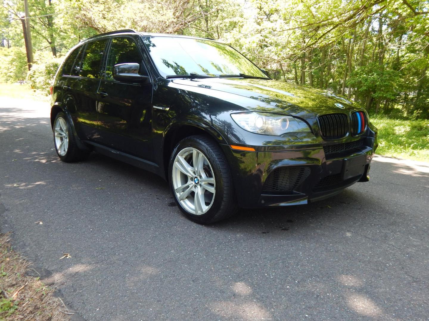 2012 Black /Black Leather BMW X5 M (5YMGY0C58CL) with an 4.4L V8 Twin Turbo engine, 6-Speed Automatic transmission, located at 6528 Lower York Road, New Hope, PA, 18938, (215) 862-9555, 40.358707, -74.977882 - Here for sale is a very cool 2012 BMW X5M. Under the hood is a strong running 4.4 liter twin turbo V8 producing 555 HP and puts that power to the intelligent AWD system via a smooth shifting automatic transmission with paddle shifters. Features include; Black leather upholstery, keyless entry syst - Photo#5