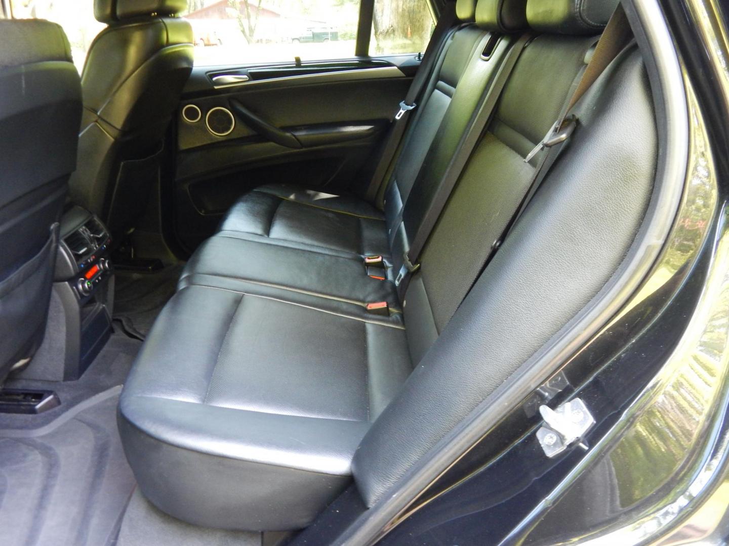 2012 Black /Black Leather BMW X5 M (5YMGY0C58CL) with an 4.4L V8 Twin Turbo engine, 6-Speed Automatic transmission, located at 6528 Lower York Road, New Hope, PA, 18938, (215) 862-9555, 40.358707, -74.977882 - Here for sale is a very cool 2012 BMW X5M. Under the hood is a strong running 4.4 liter twin turbo V8 producing 555 HP and puts that power to the intelligent AWD system via a smooth shifting automatic transmission with paddle shifters. Features include; Black leather upholstery, keyless entry syst - Photo#10
